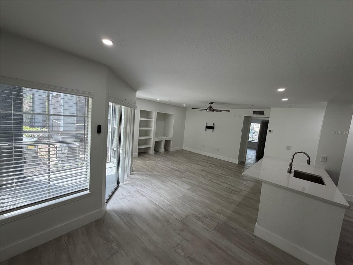13210 ARBOR ISLE DR — photo 11 of 20