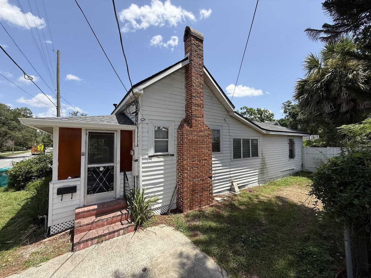 1101 HAMPTON AVENUE — photo 4 of 10