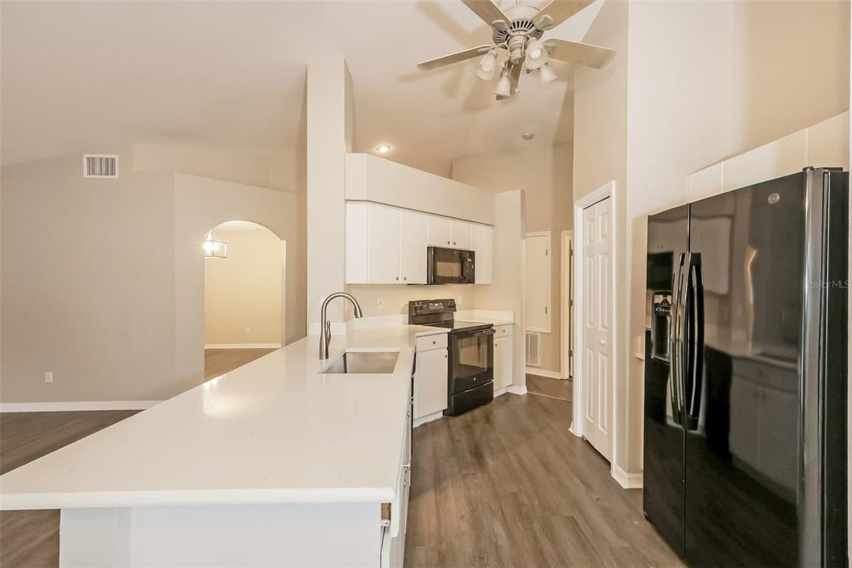823 ROCKY MOUNTAIN COURT — photo 10 of 21