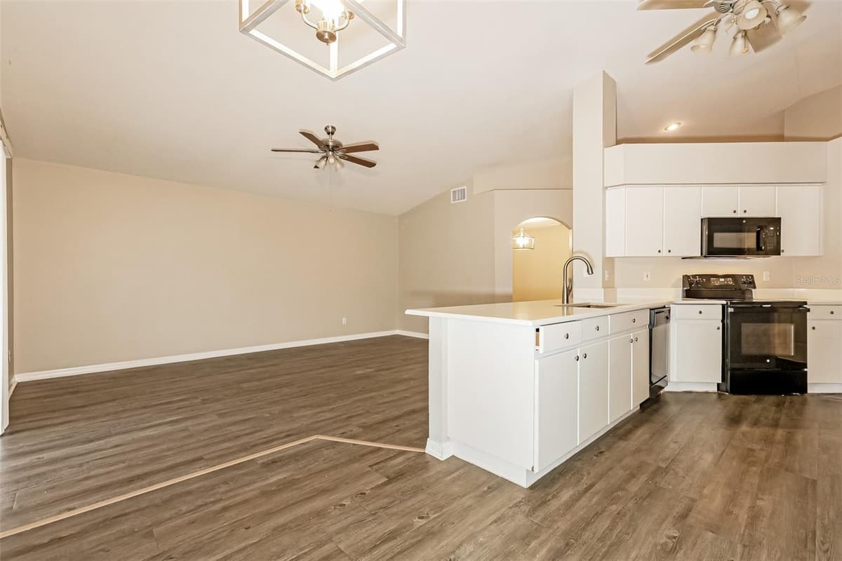 823 ROCKY MOUNTAIN COURT — photo 8 of 21