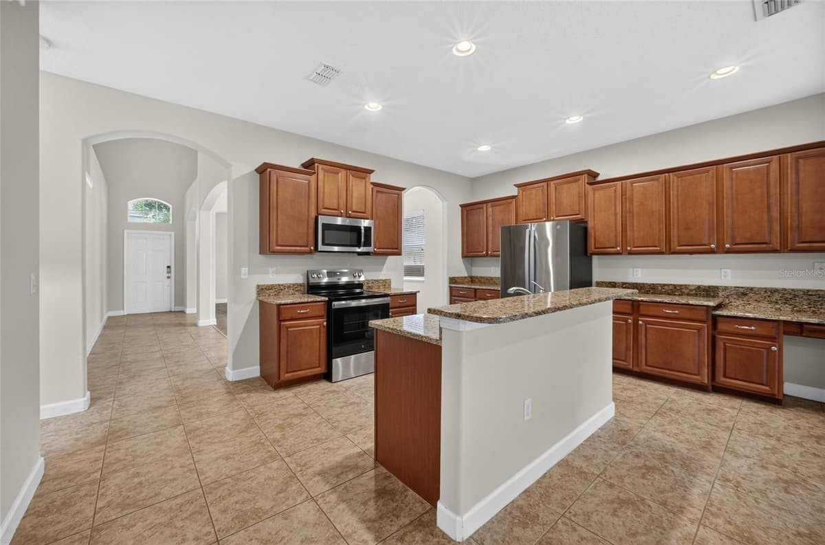 5202 ROYCE DRIVE — photo 18 of 76