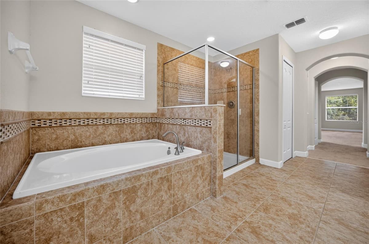 5202 ROYCE DRIVE — photo 38 of 76