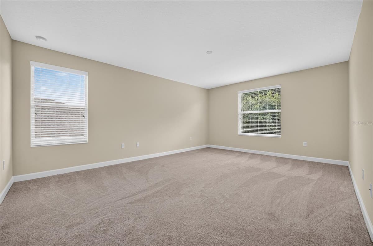 5202 ROYCE DRIVE — photo 32 of 76