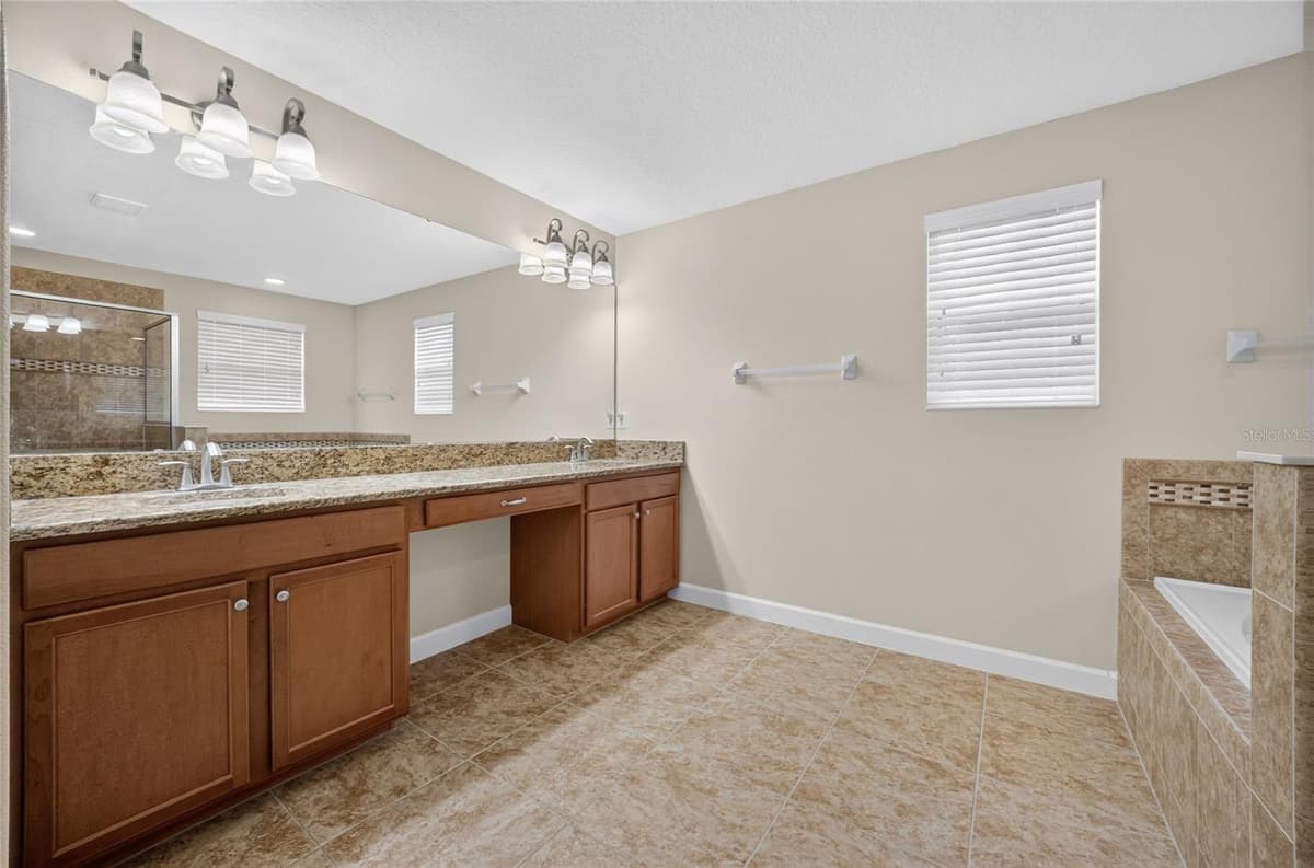 5202 ROYCE DRIVE — photo 36 of 76