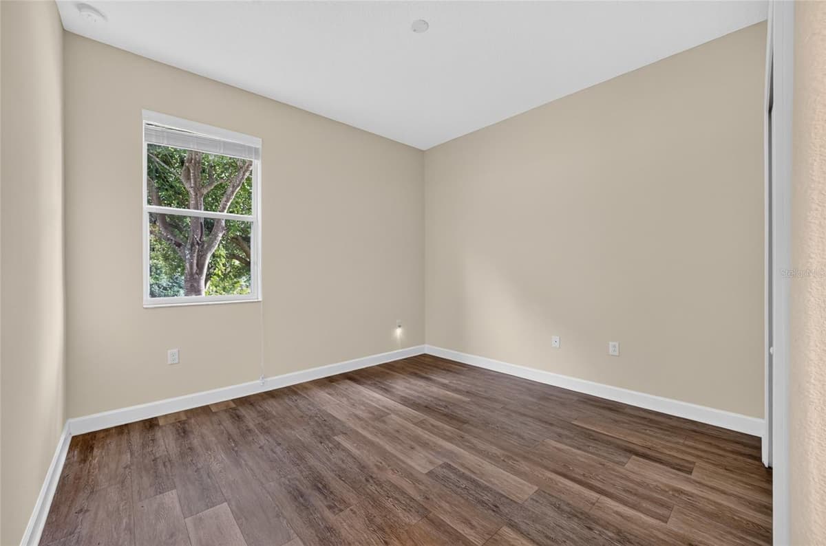 5202 ROYCE DRIVE — photo 27 of 76