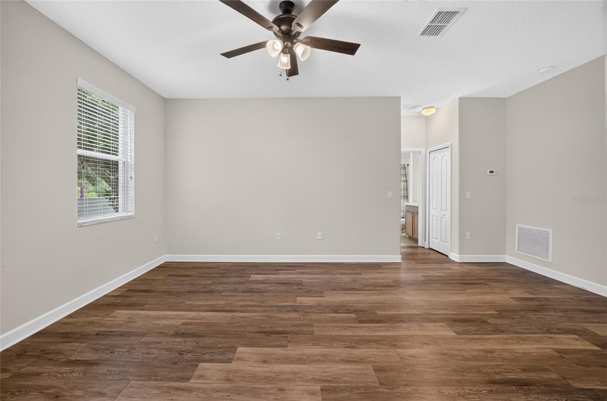 5202 ROYCE DRIVE — photo 24 of 76