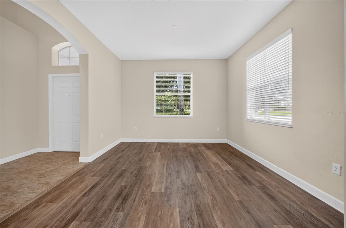 5202 ROYCE DRIVE — photo 6 of 76