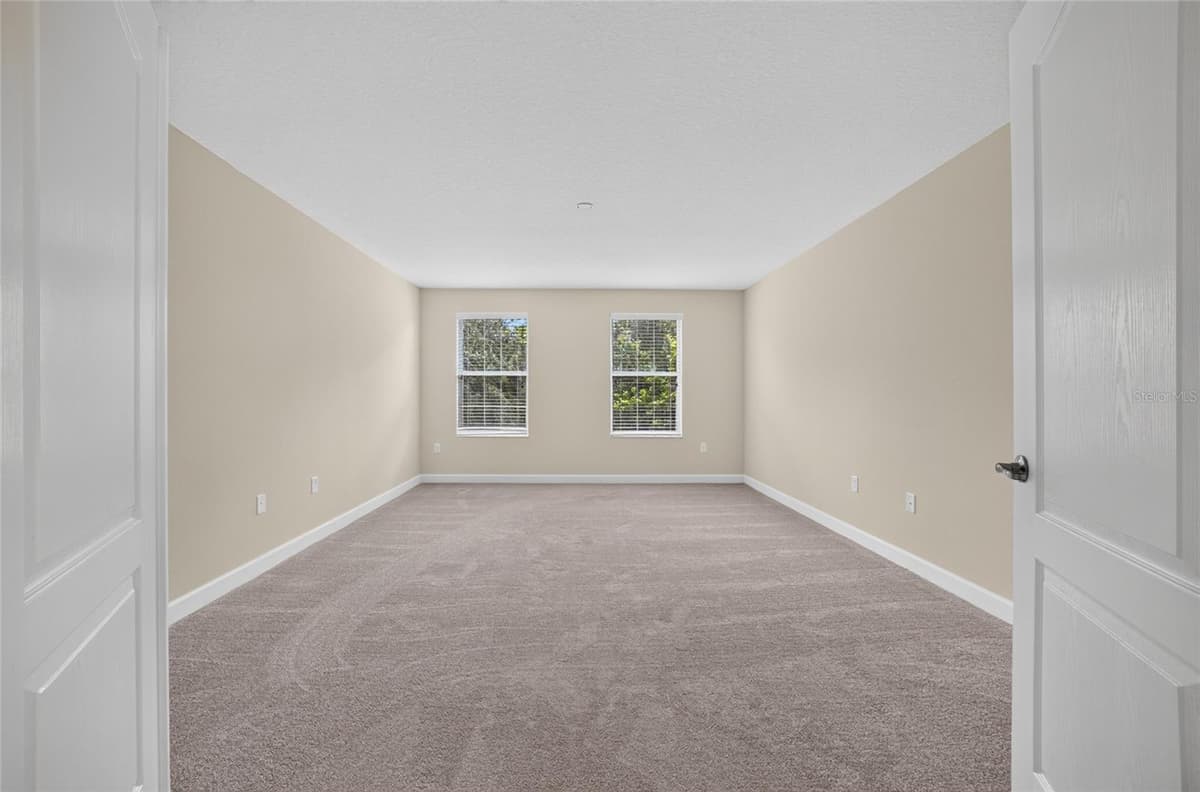 5202 ROYCE DRIVE — photo 43 of 76