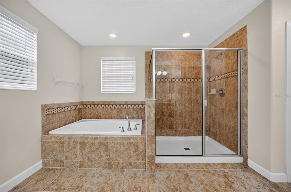 5202 ROYCE DRIVE — photo 37 of 76