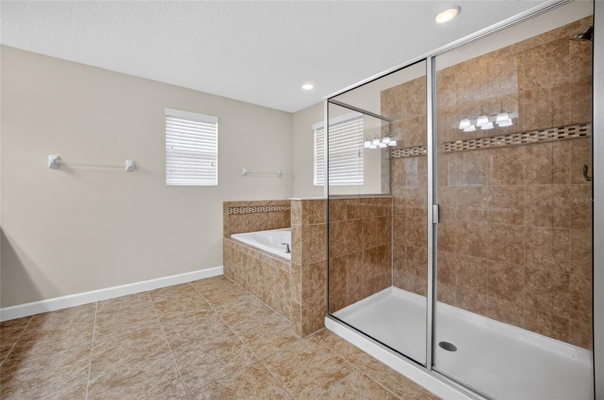 5202 ROYCE DRIVE — photo 35 of 76