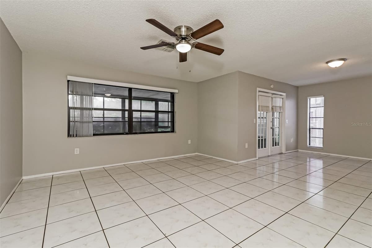 11322 WOLF COURT — photo 3 of 21