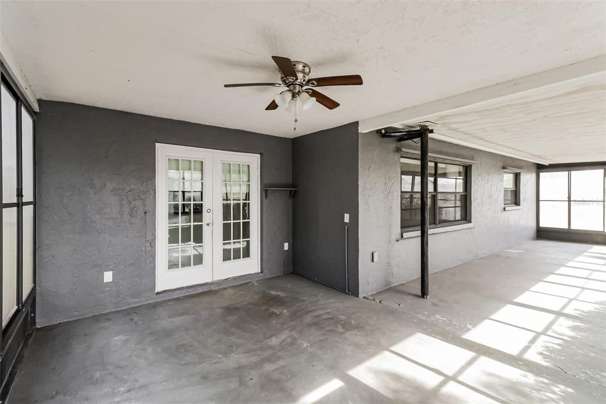 11322 WOLF COURT — photo 9 of 21