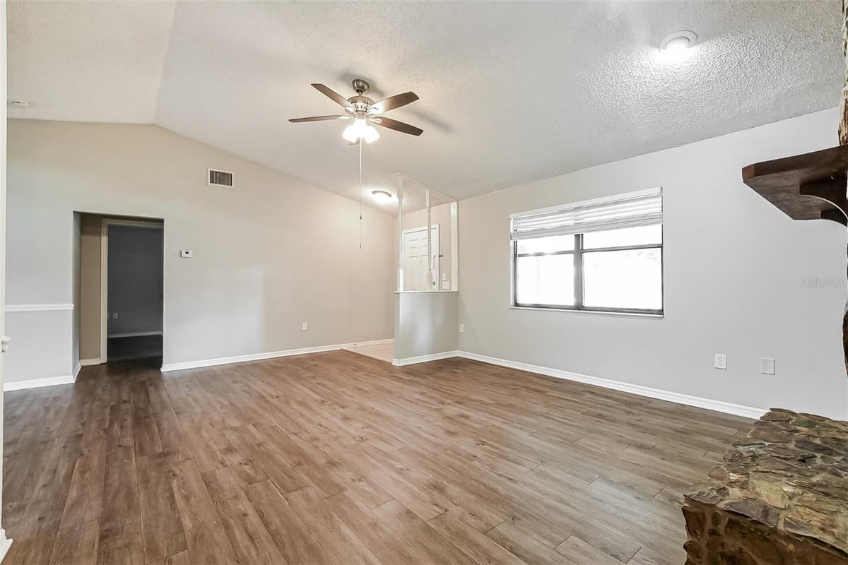 1309 COVE PLACE — photo 4 of 20