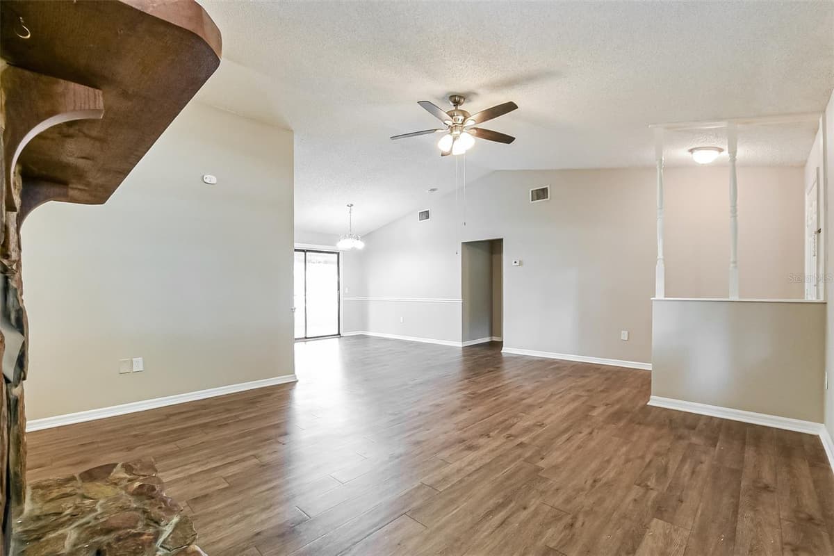 1309 COVE PLACE — photo 3 of 20