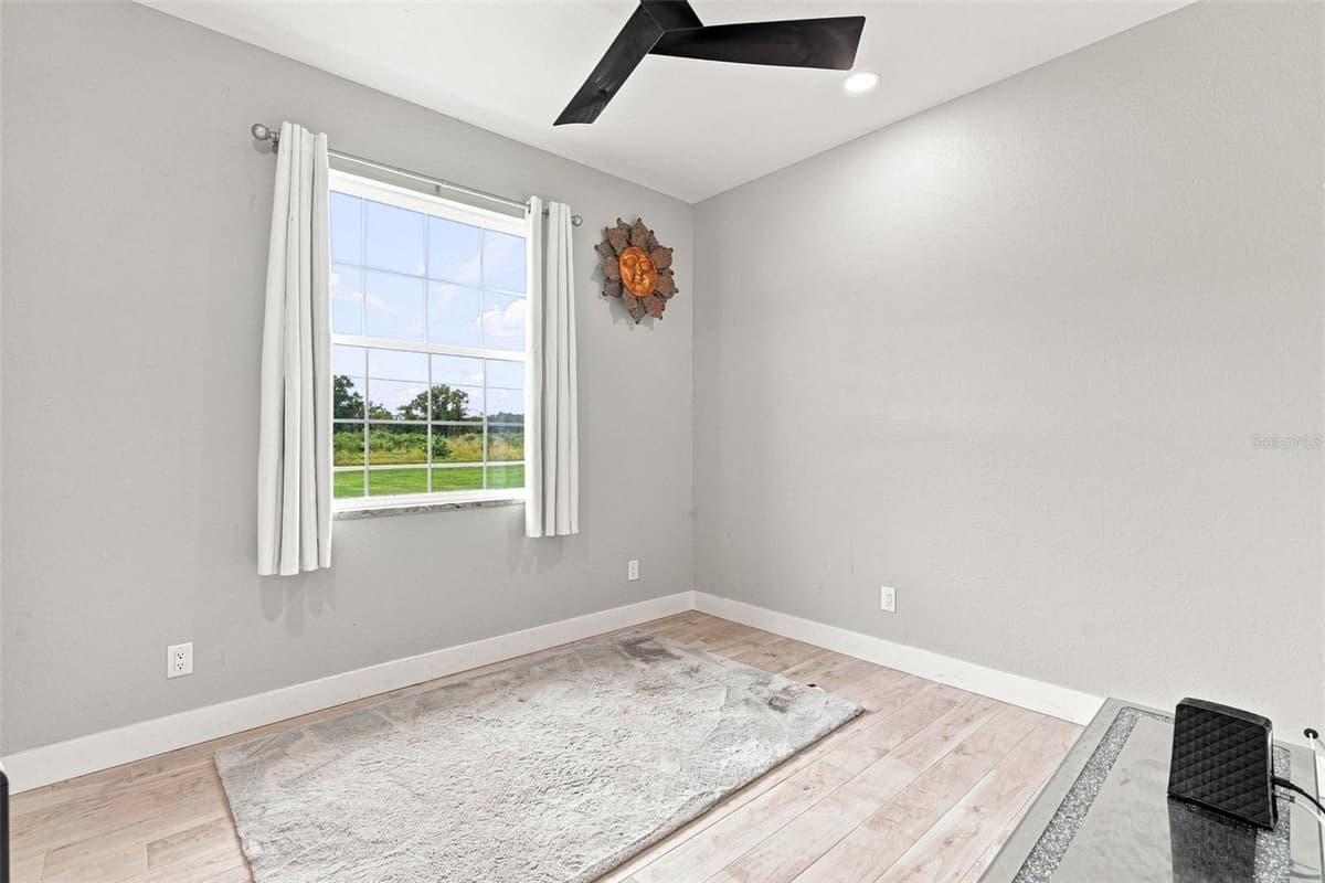 4651 PROVAU AVENUE — photo 21 of 35