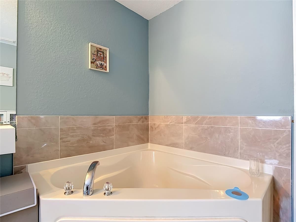 2221 3RD AVENUE — photo 32 of 51