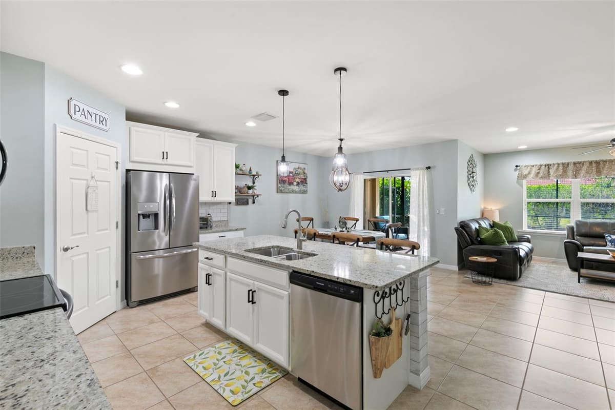 3215 BIRCHIN LANE — photo 7 of 41