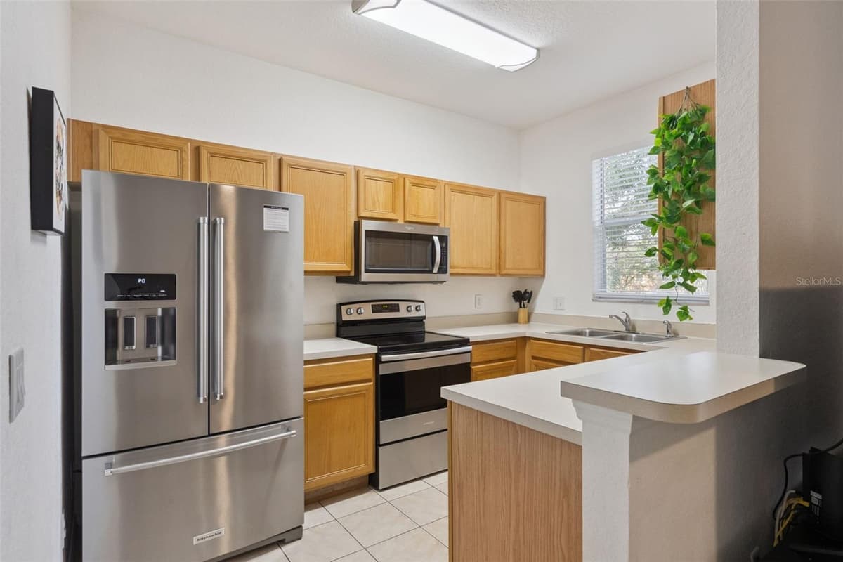 245 CAMBRIA AVENUE — photo 7 of 33