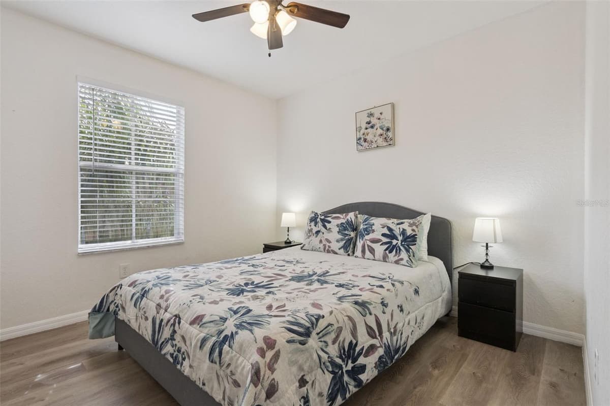 245 CAMBRIA AVENUE — photo 19 of 33