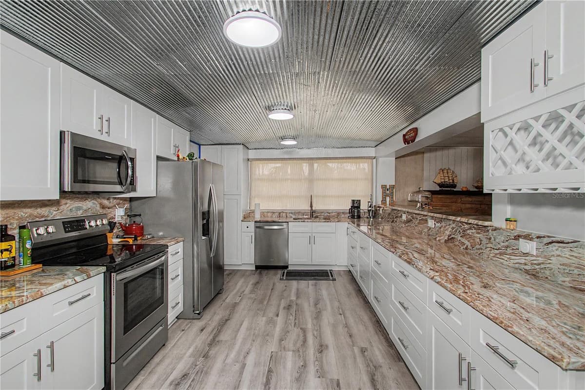 56440 WATER OAK ROAD — photo 4 of 60