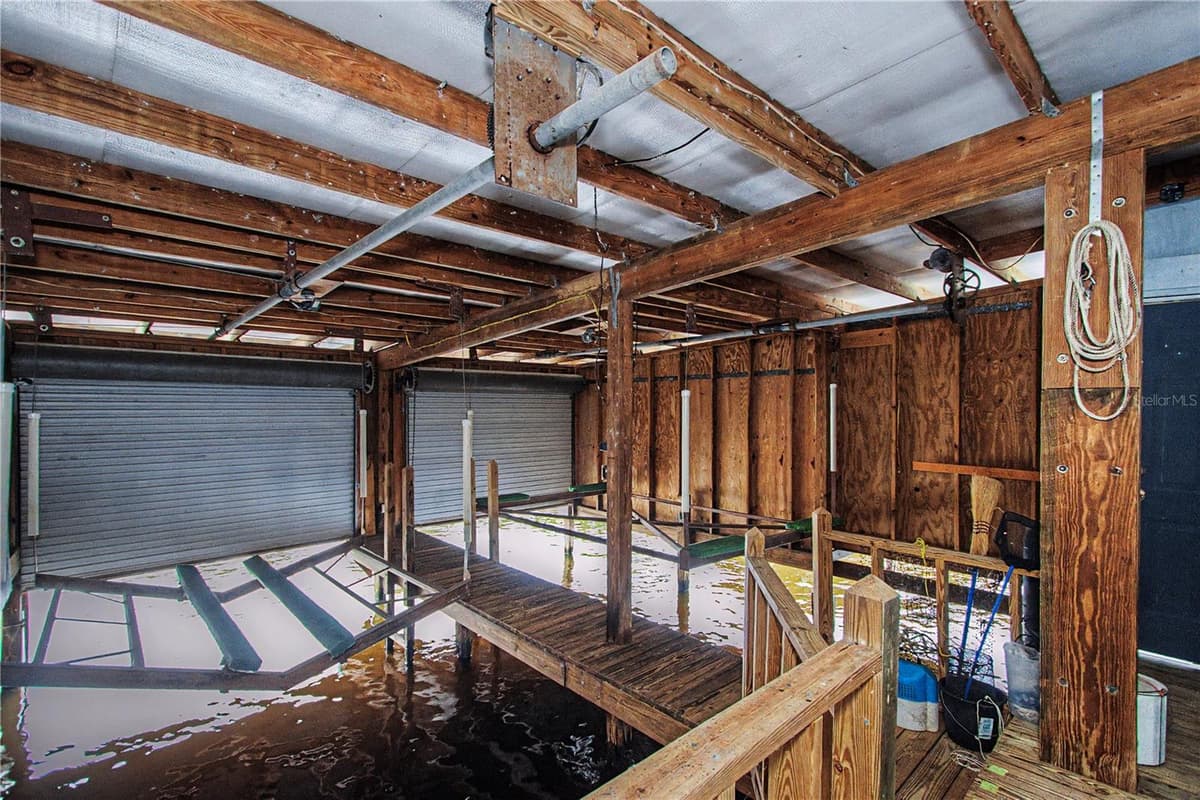 56440 WATER OAK ROAD — photo 5 of 60