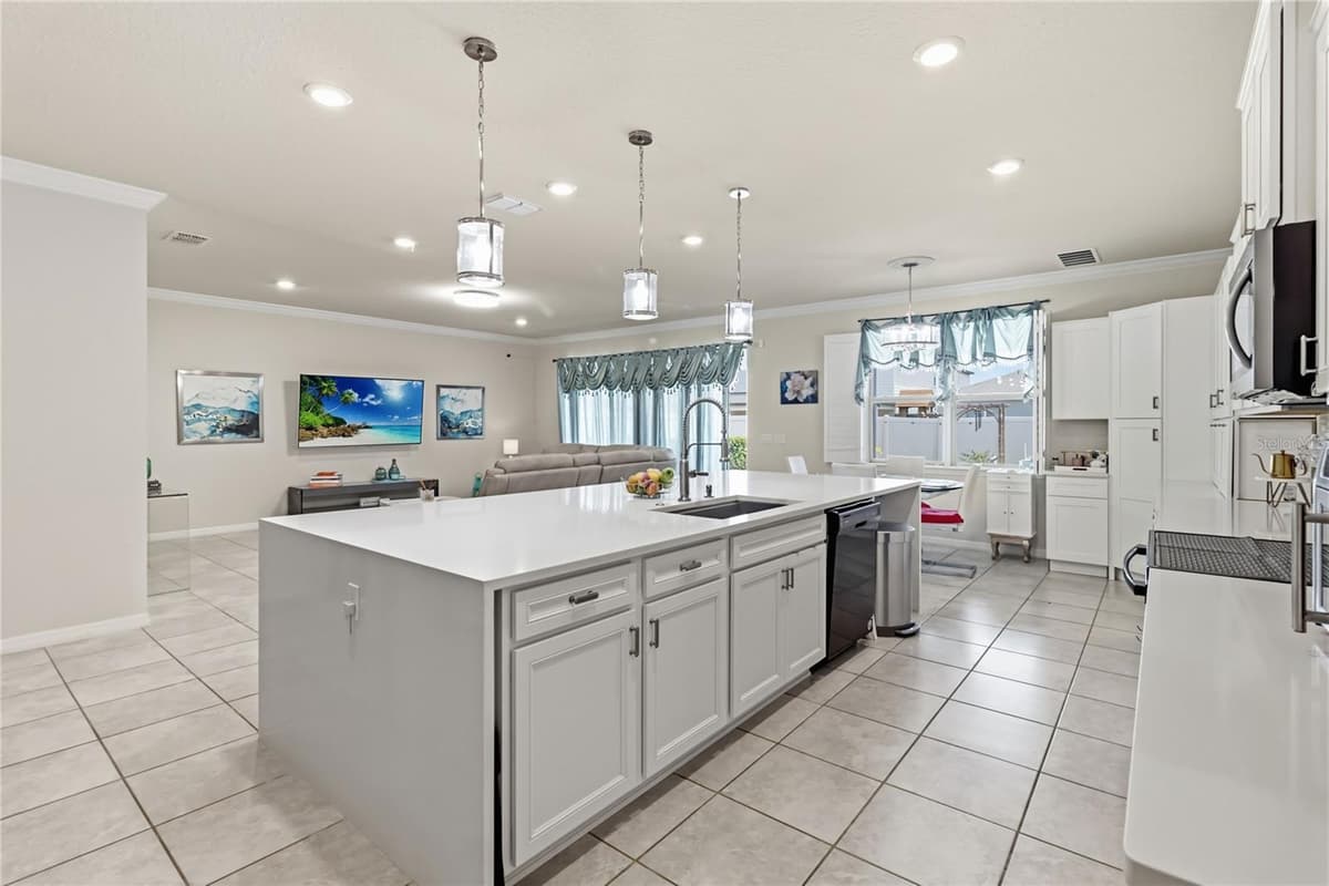 2764 MATERA DRIVE — photo 13 of 61