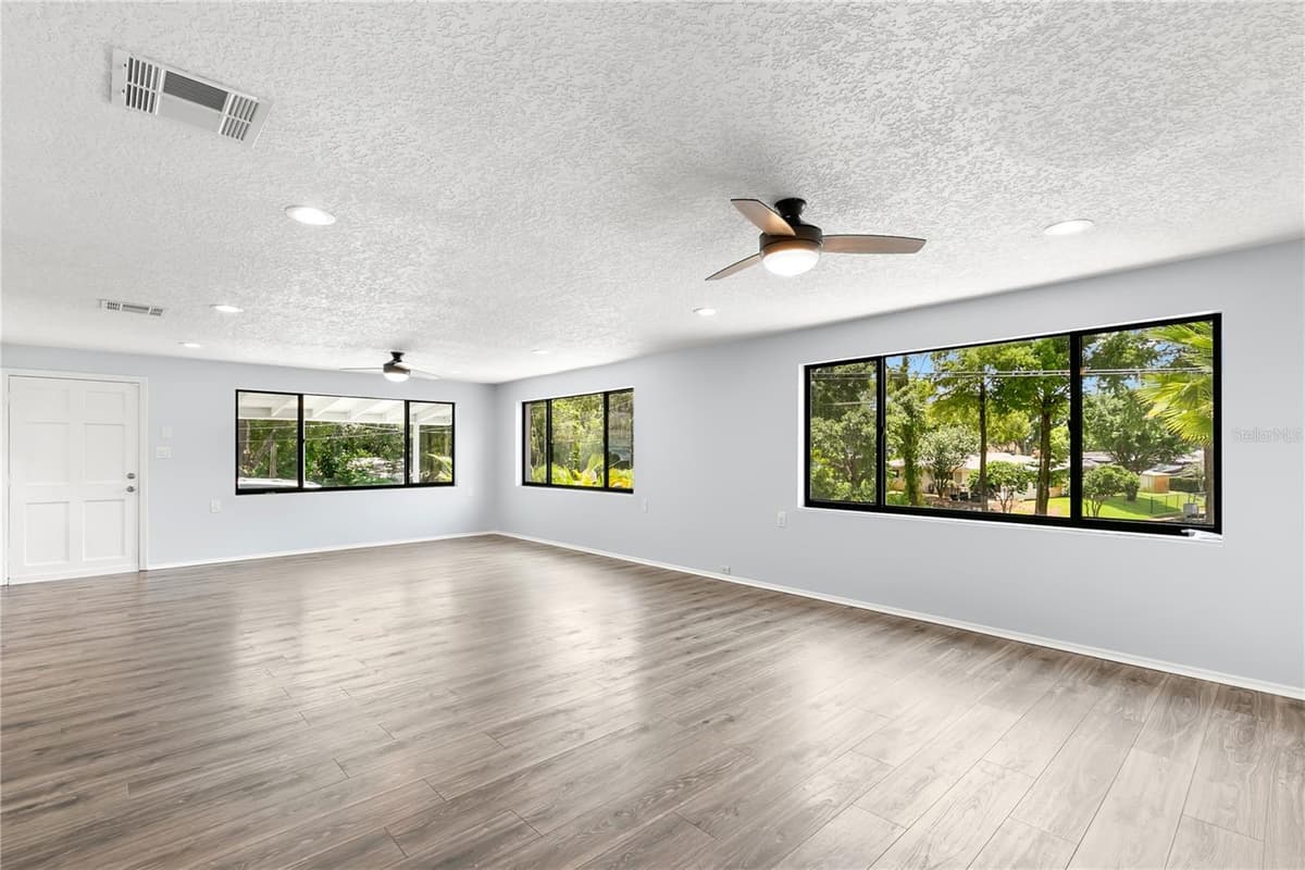 1435 WEGMANN DRIVE — photo 8 of 31