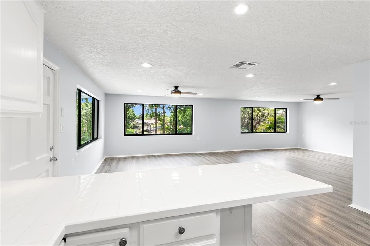 1435 WEGMANN DRIVE — photo 12 of 31