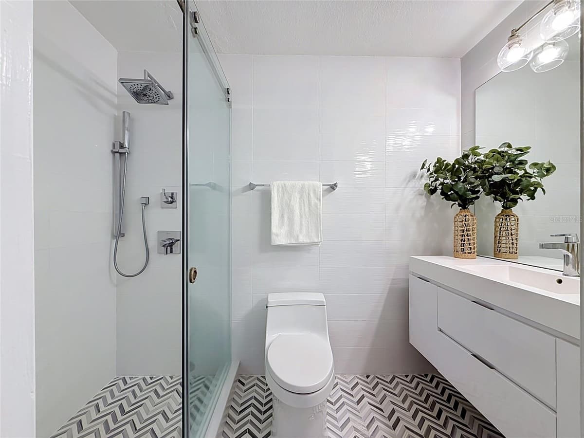 2931 ALTON DRIVE — photo 17 of 40