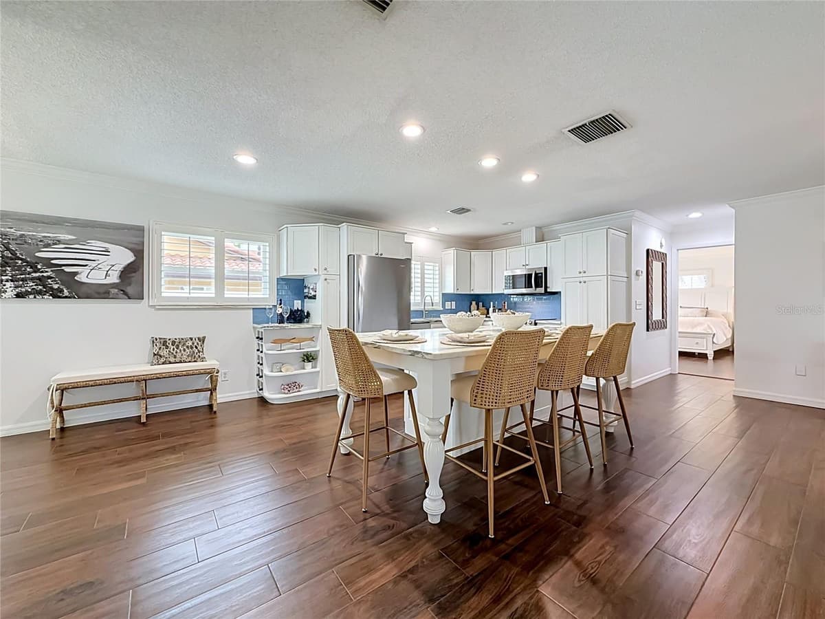 2931 ALTON DRIVE — photo 12 of 40