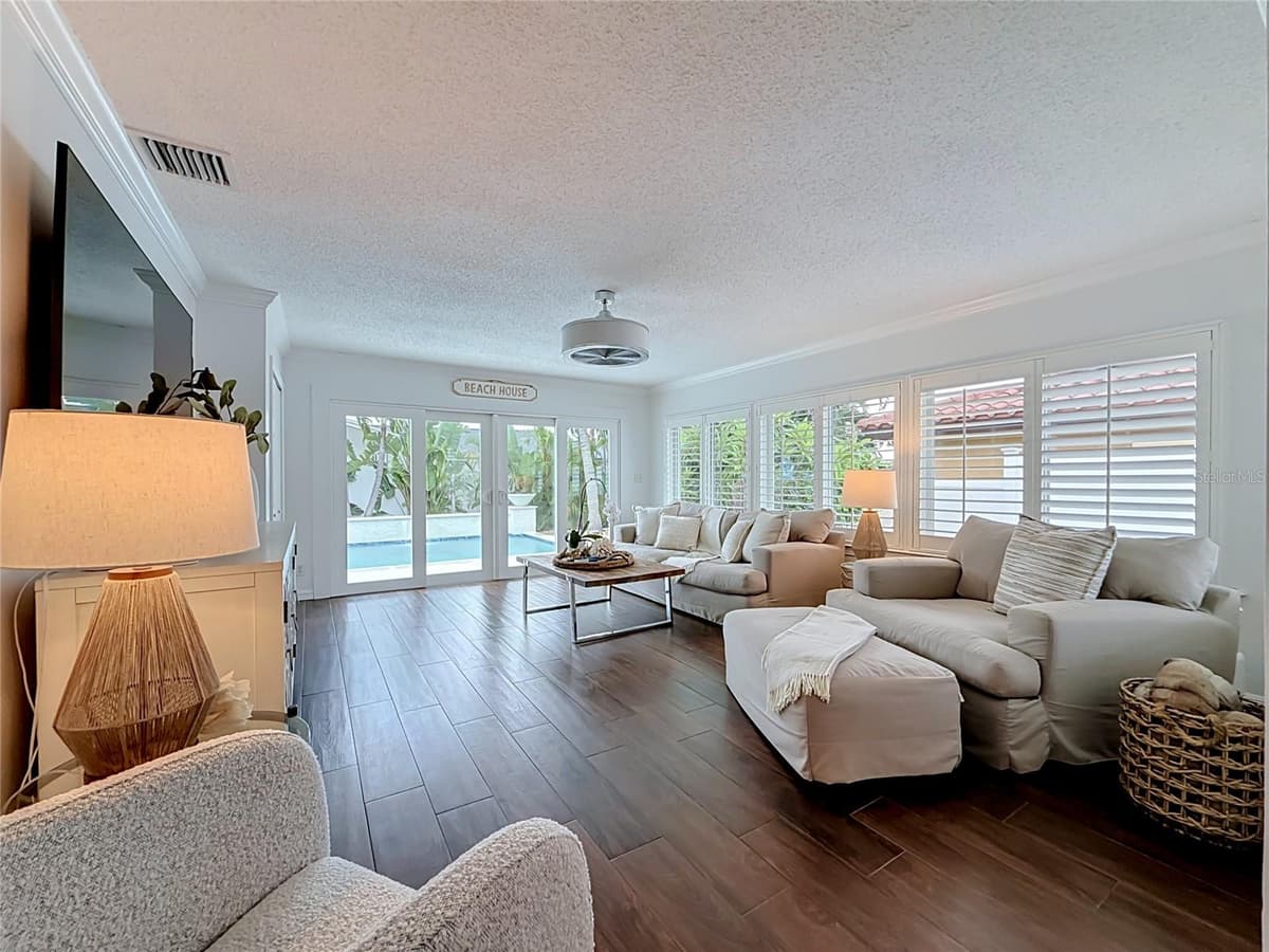 2931 ALTON DRIVE — photo 3 of 40