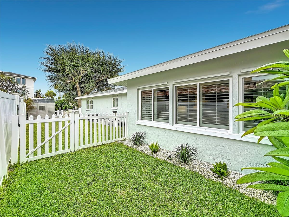 2931 ALTON DRIVE — photo 33 of 40
