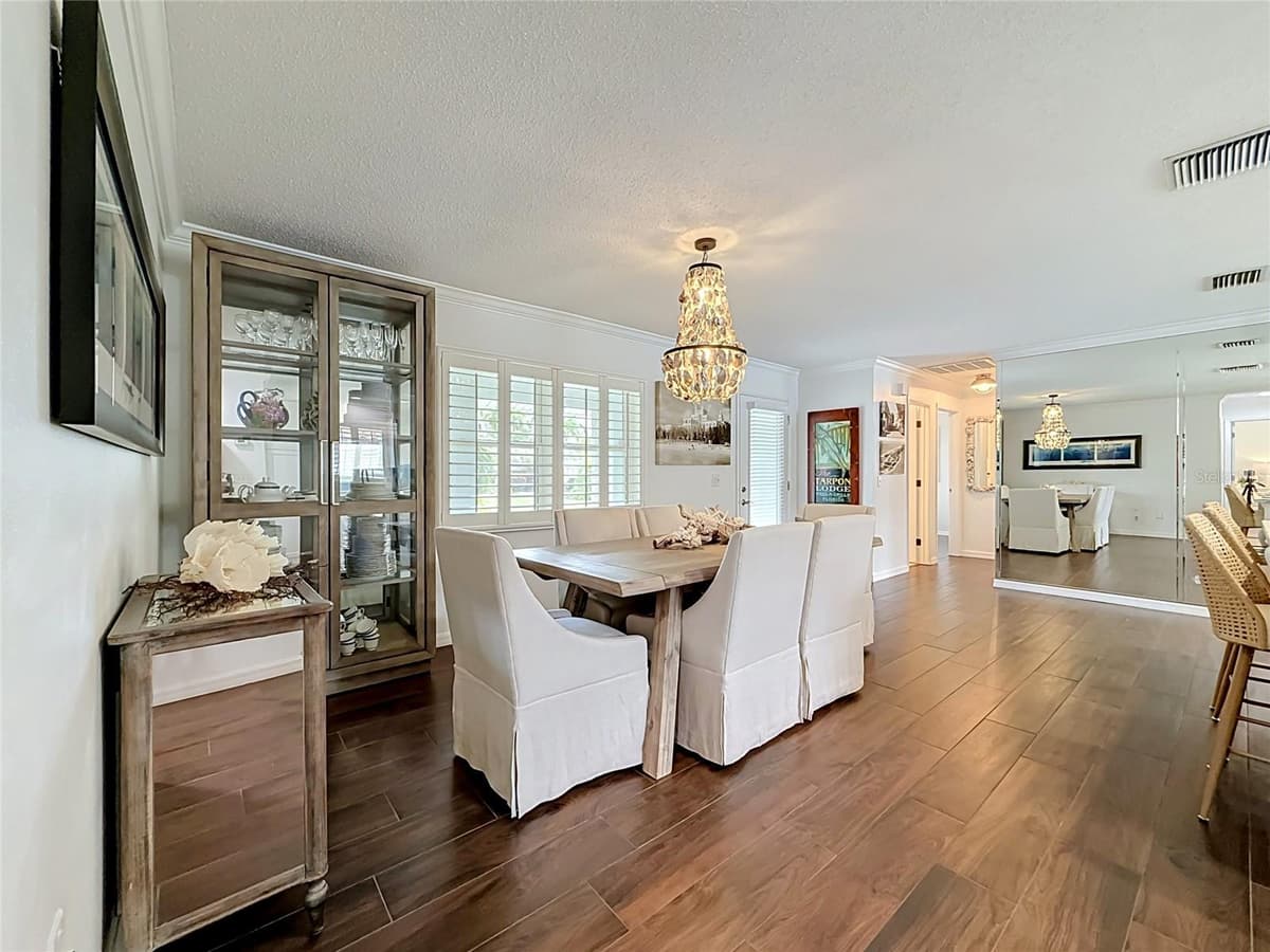 2931 ALTON DRIVE — photo 9 of 40