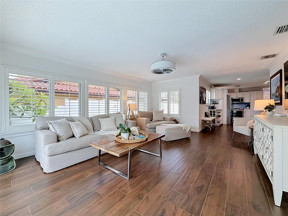 2931 ALTON DRIVE — photo 4 of 40