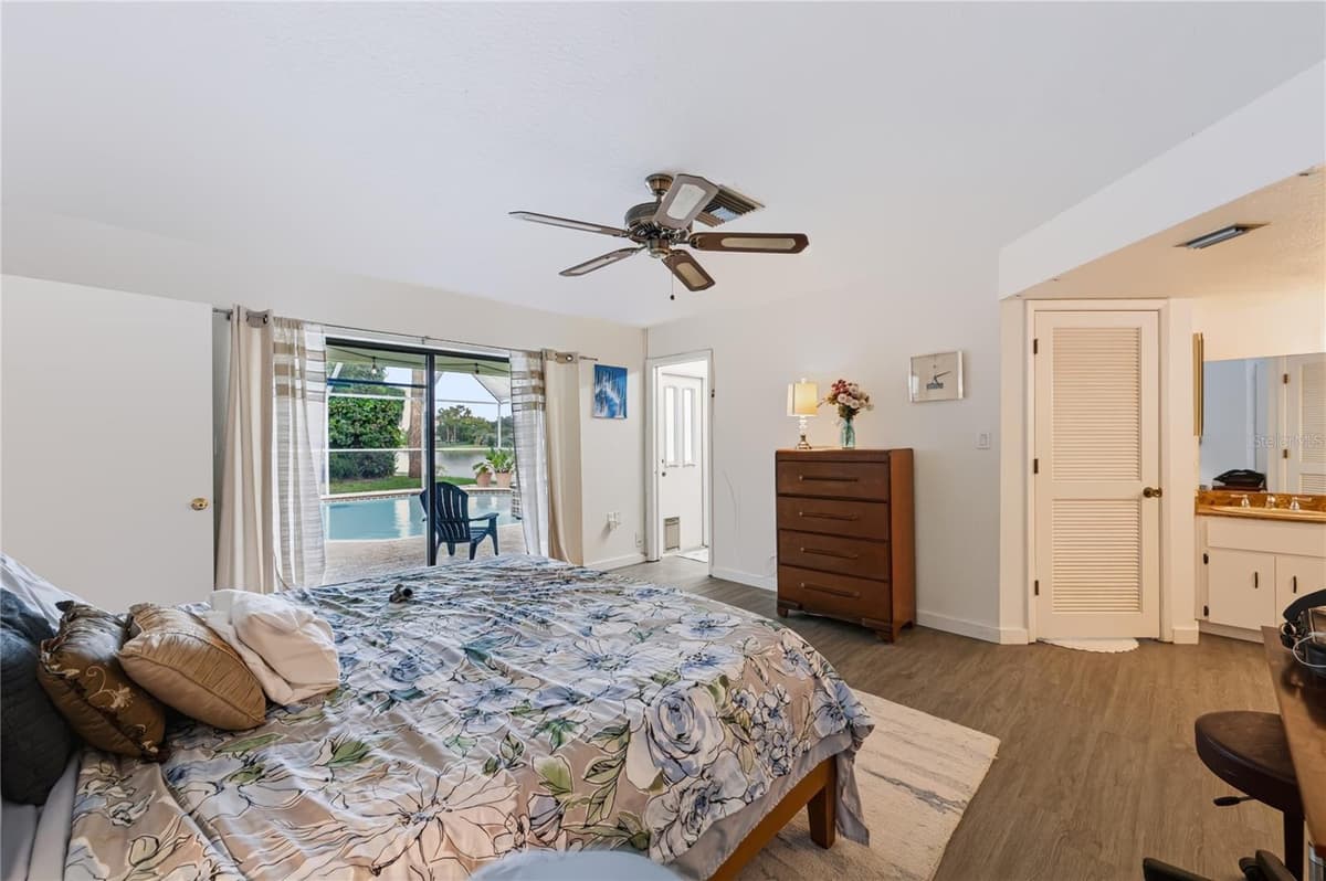 9520 LAKE CHRISTINA LANE — photo 4 of 48