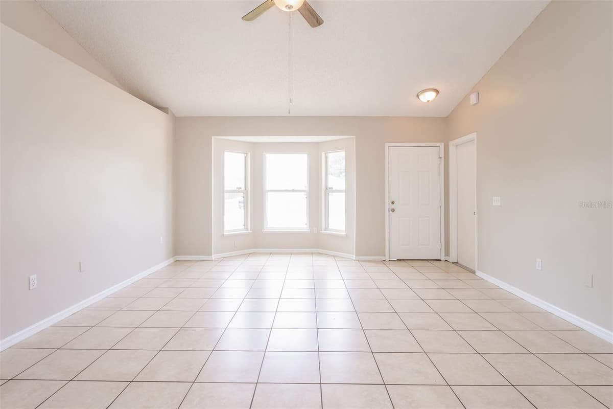2729 GRAMERCY DRIVE — photo 4 of 21