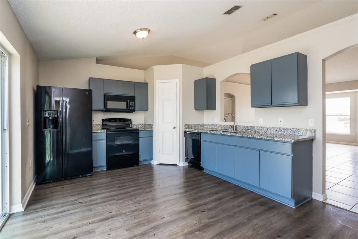 2729 GRAMERCY DRIVE — photo 7 of 21