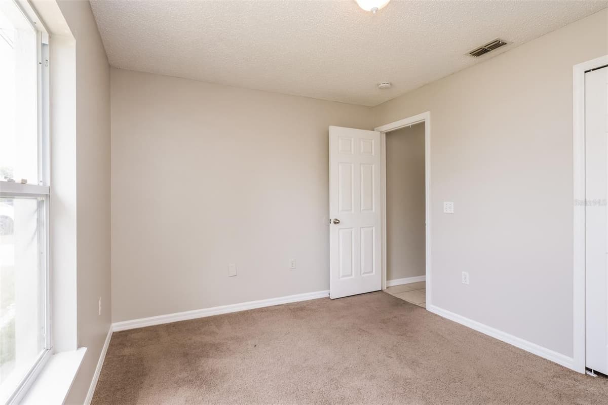 2729 GRAMERCY DRIVE — photo 11 of 21
