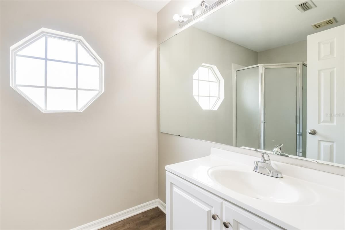 2729 GRAMERCY DRIVE — photo 16 of 21