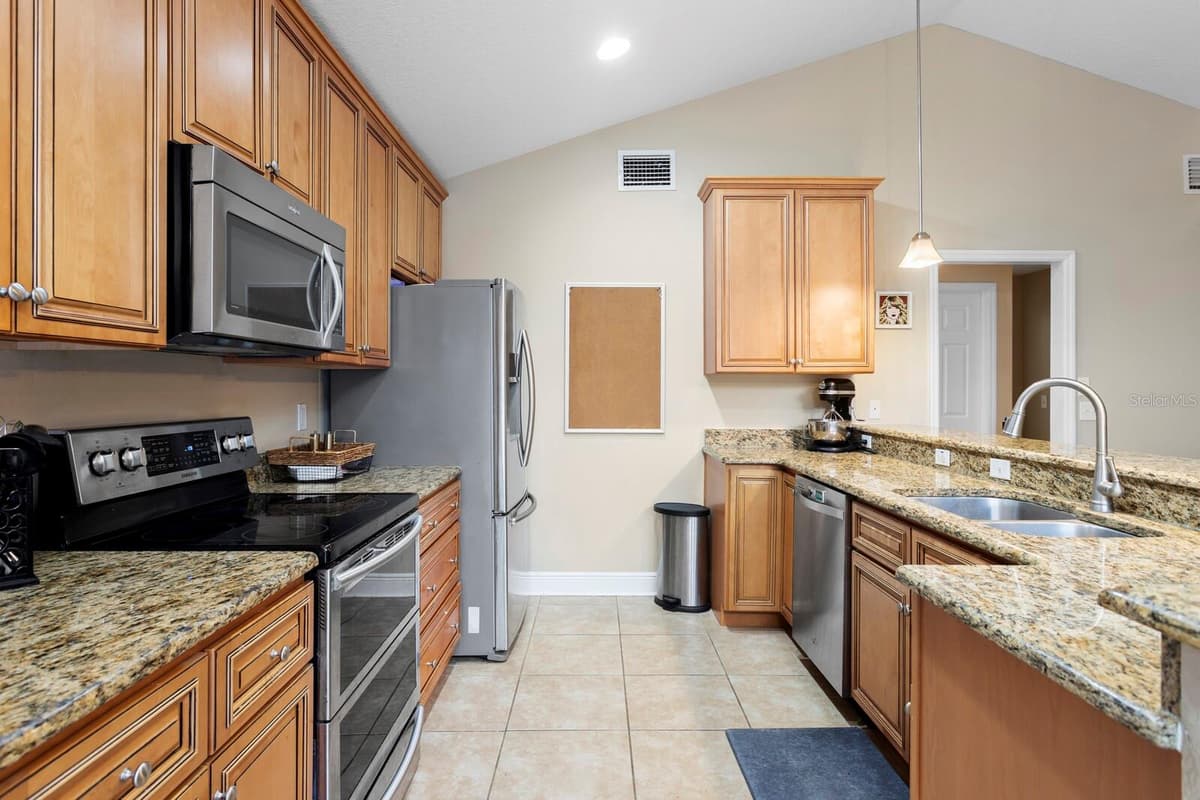 12803 RAIN FOREST STREET — photo 9 of 34