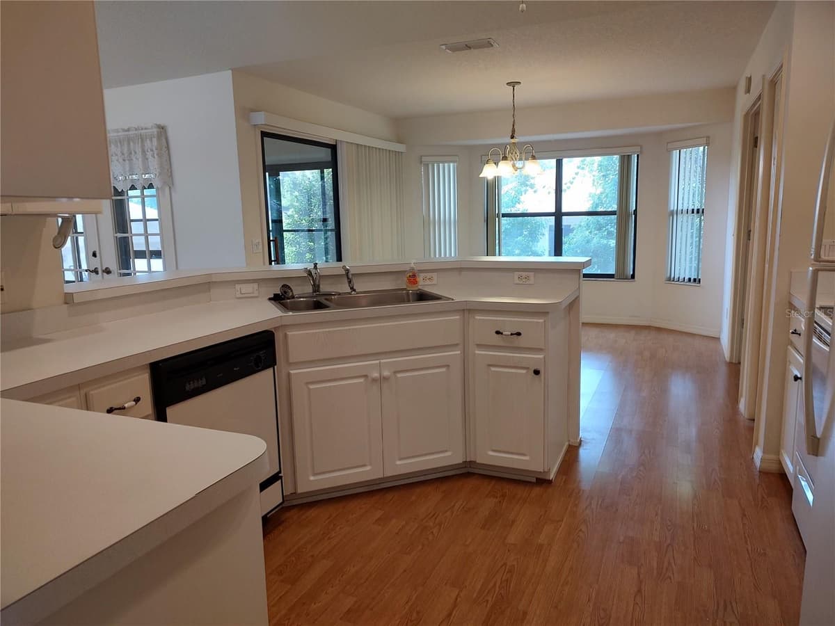 3716 COVE PARK TRAIL — photo 4 of 34
