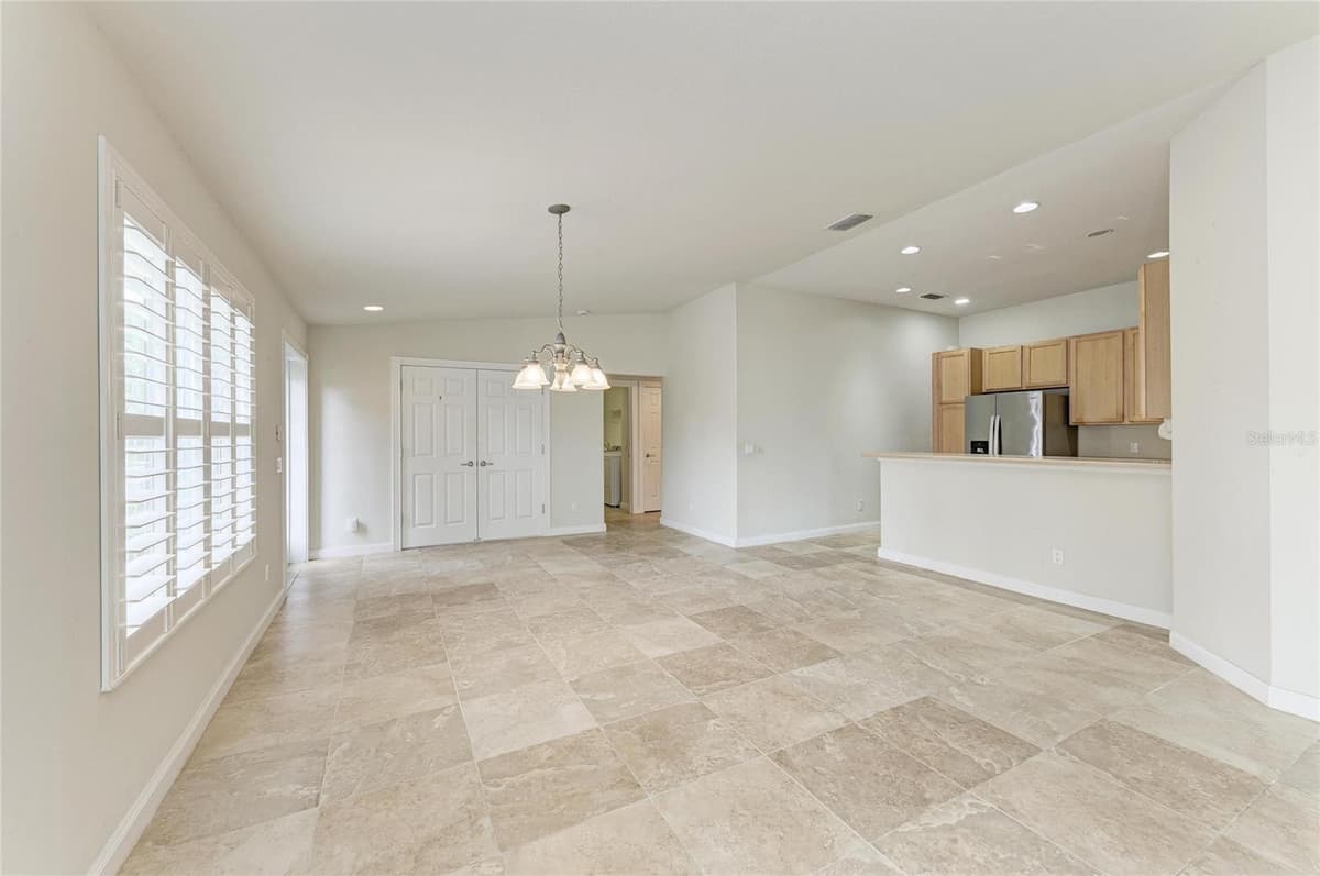 13275 HUERTA STREET — photo 14 of 85