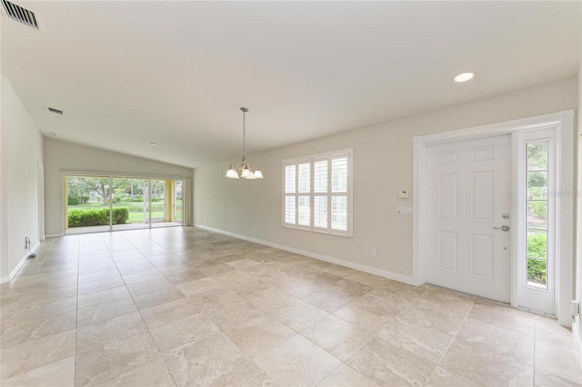 13275 HUERTA STREET — photo 10 of 85