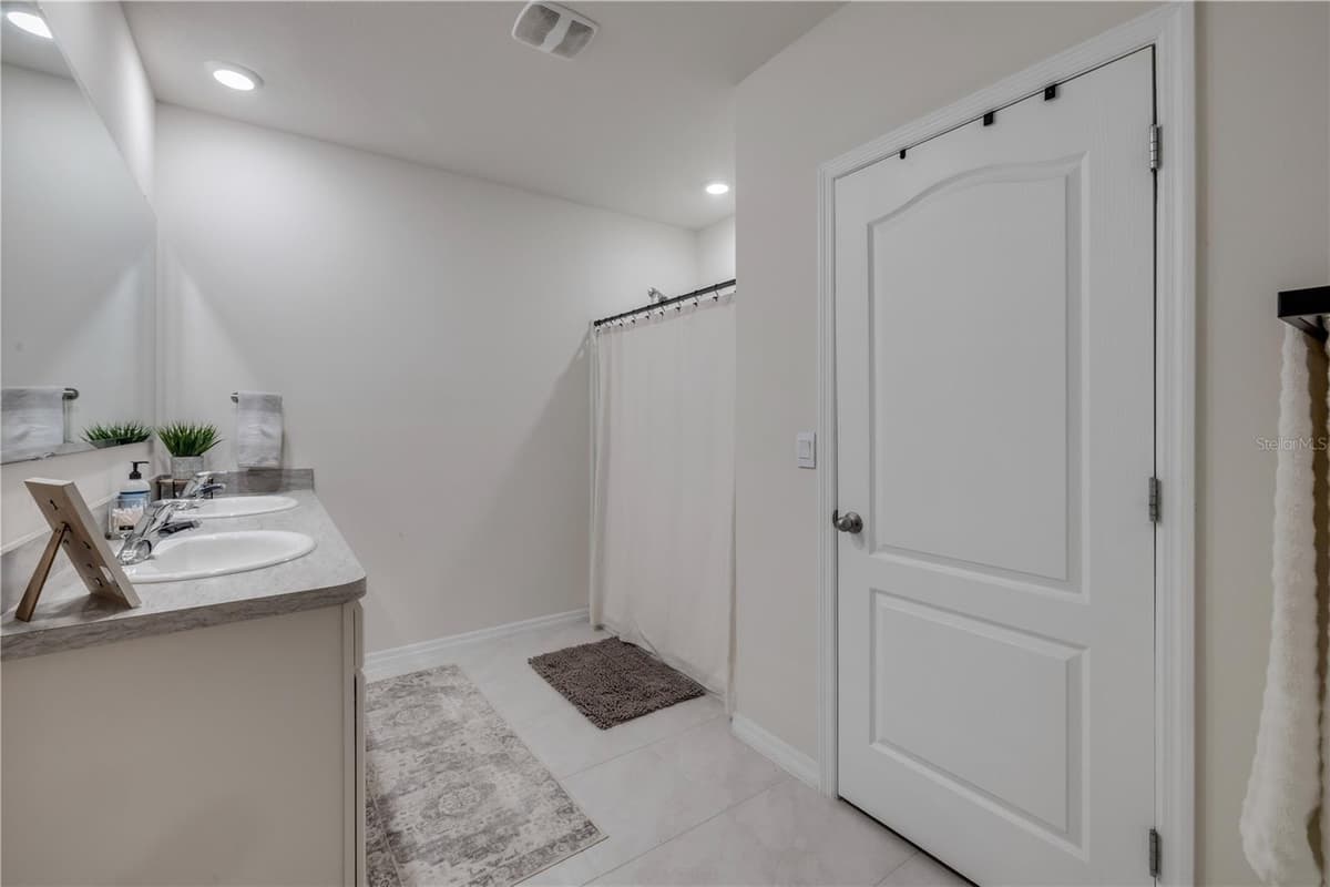 2624 NEVERLAND DRIVE — photo 23 of 44