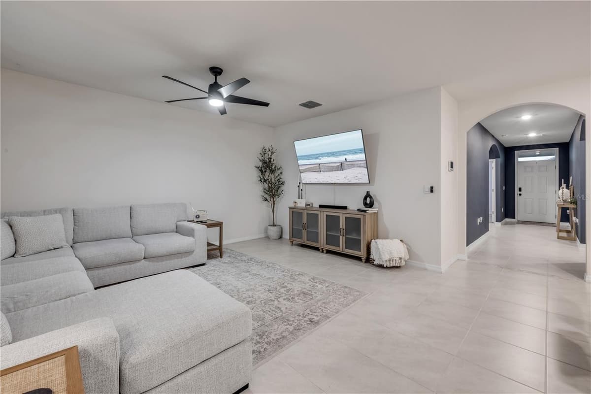 2624 NEVERLAND DRIVE — photo 9 of 44