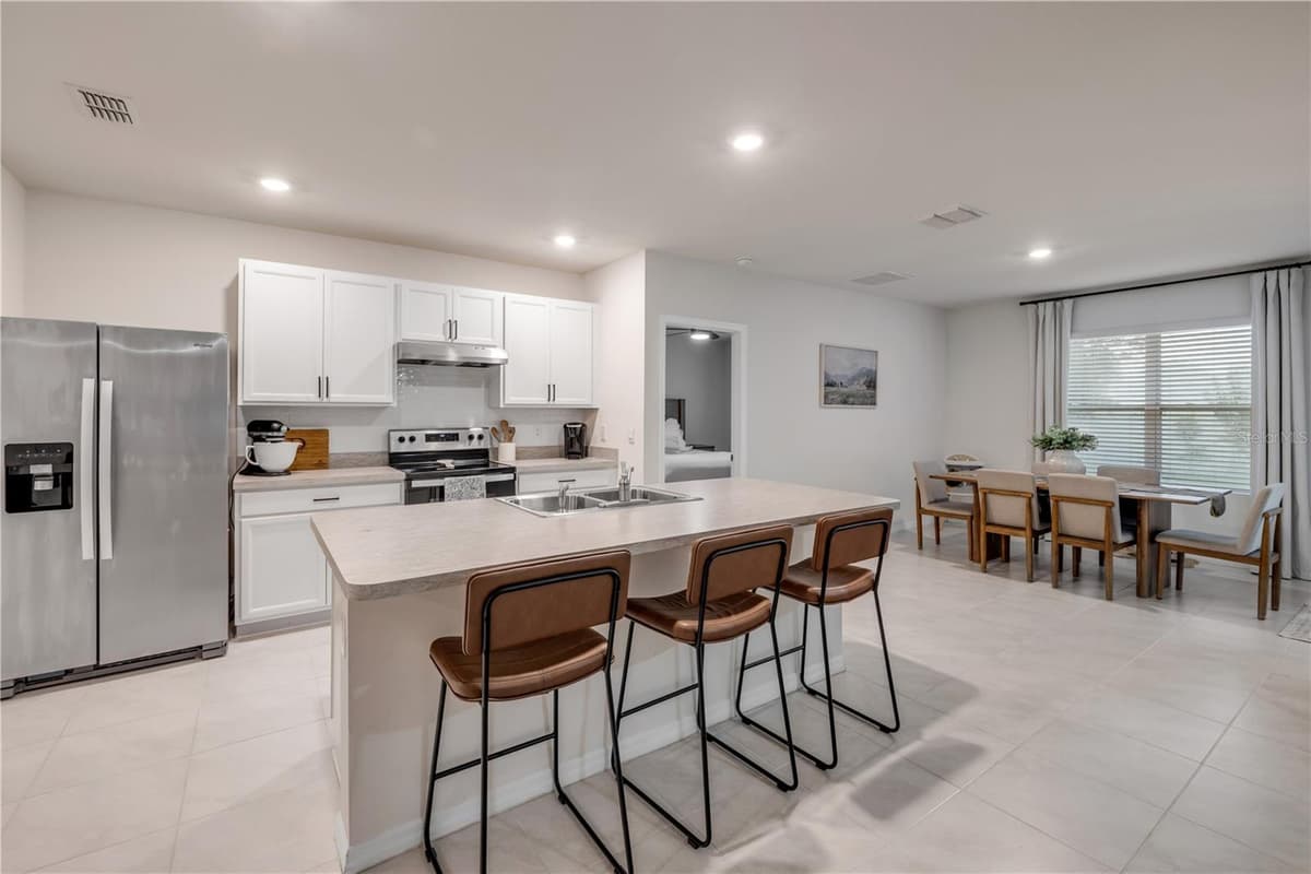 2624 NEVERLAND DRIVE — photo 8 of 44