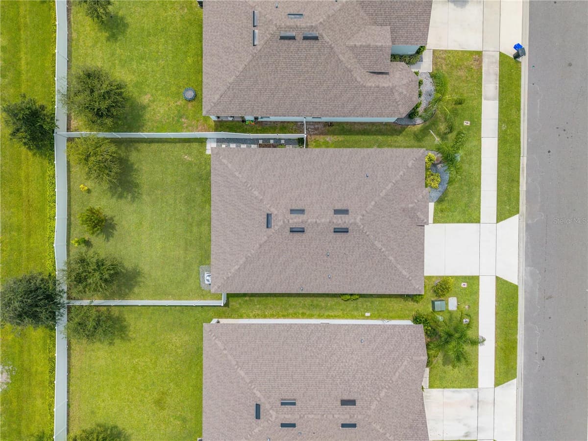 2624 NEVERLAND DRIVE — photo 37 of 44