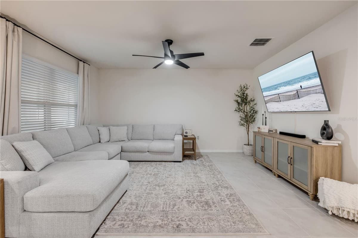 2624 NEVERLAND DRIVE — photo 5 of 44
