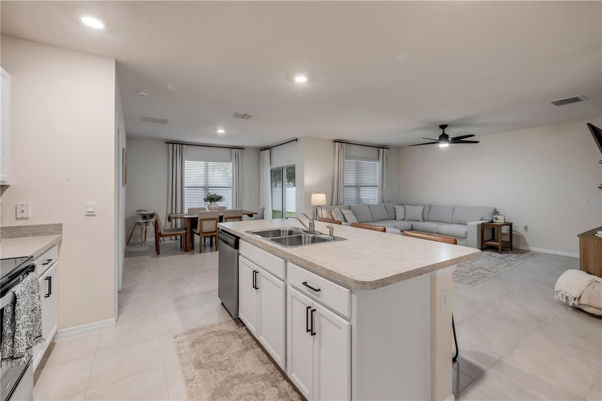 2624 NEVERLAND DRIVE — photo 14 of 44