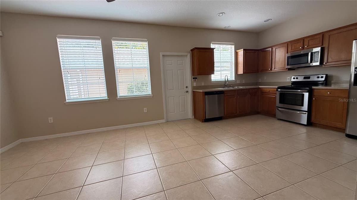 7108 FIVE OAKS DRIVE — photo 28 of 35